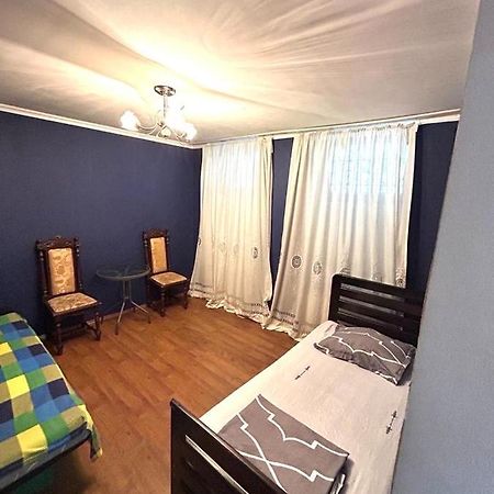 Booboo Flat In Italian Yard Apartment Tbilisi Exterior photo